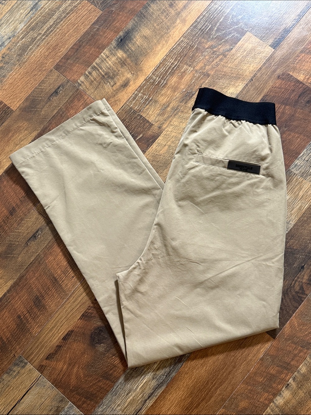 Fear of God ESSENTIALS Oak Relaxed Straight Leg Pants M NWT
